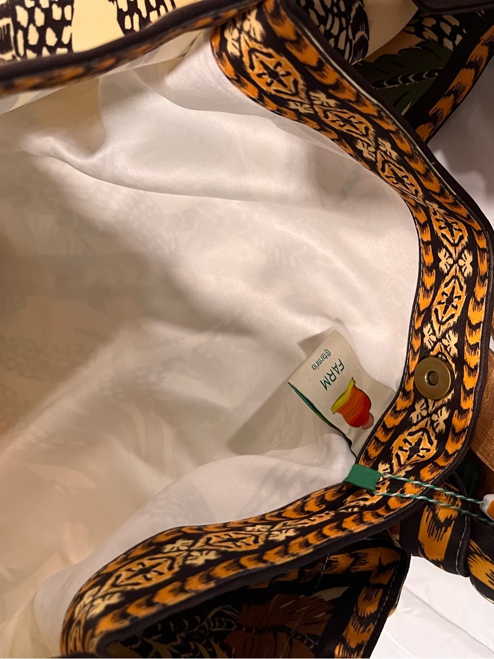 Farm rio foliage sketch scarf tote - Picture 6 of 7